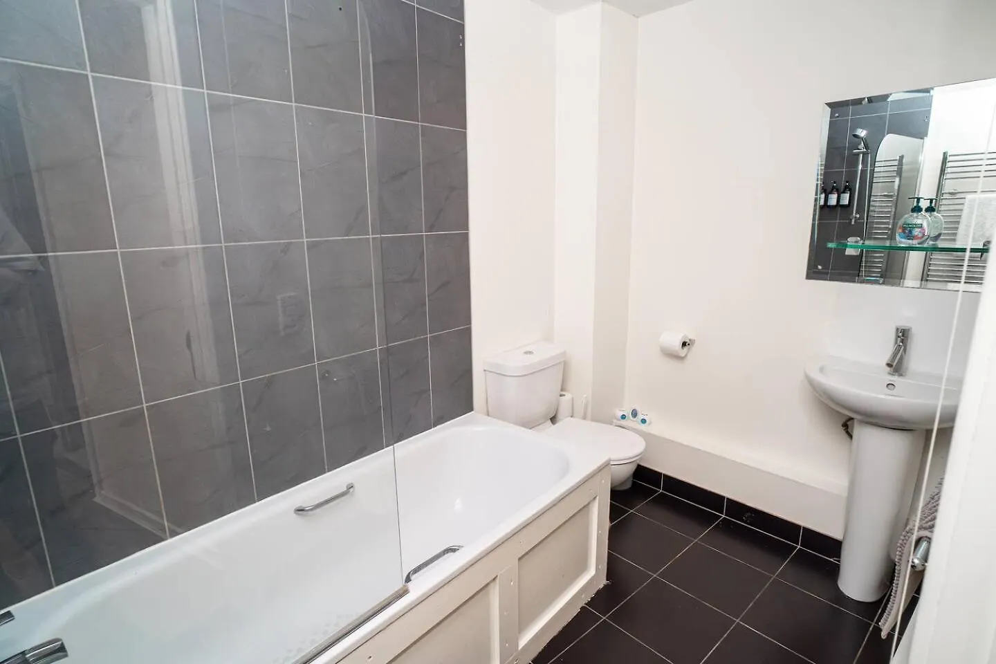 Central Apartment In Belfast City Centre